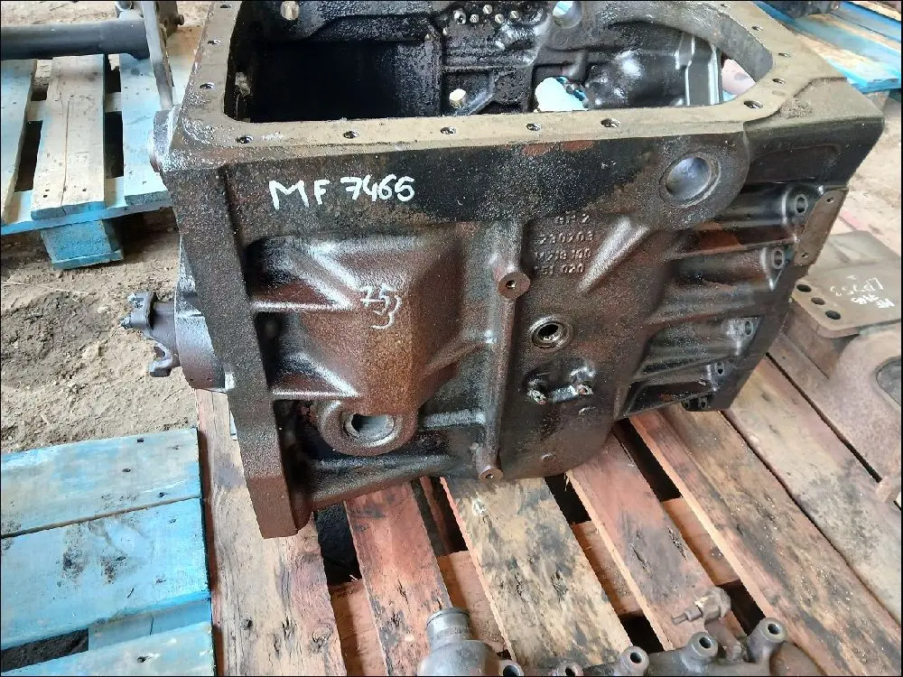 Pièce CARTER DE BOITE NU pour MASSEY FERGUSON 7465