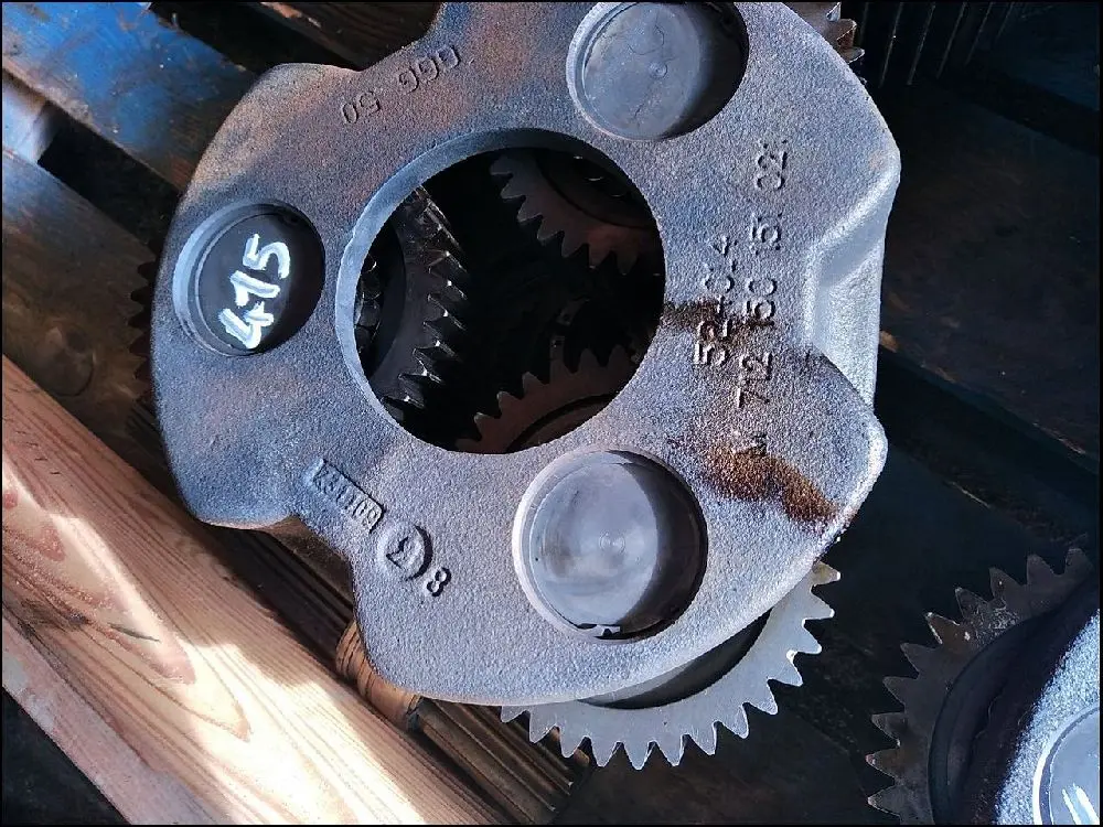 Pièce REDUCTEUR PONT AR pour MASSEY FERGUSON 7465