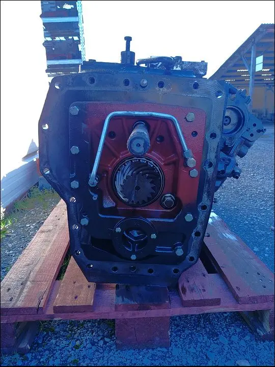 Pièce CARTER DE BOITE NU pour NEW HOLLAND T7.540