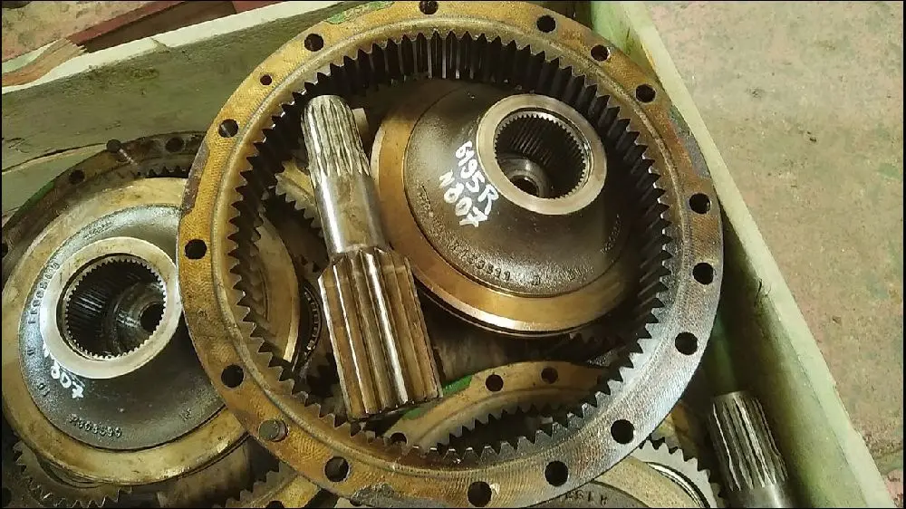 Pièce REDUCTEUR PONT AR pour JOHN DEERE 6195R