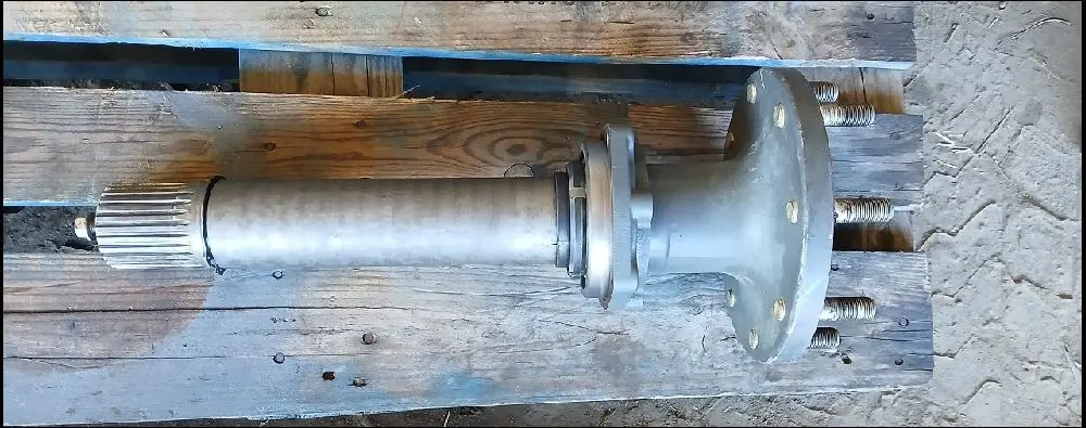 Pièce ARBRE DE ROUE PONT AR DROIT pour KUBOTA M135GXS