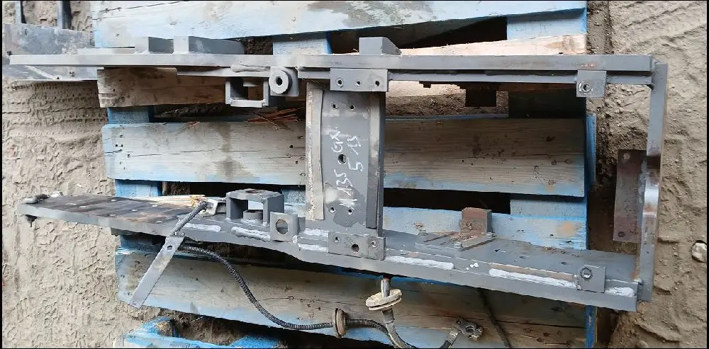 Pièce BERCEAU-BALANCIER PONT AV 4 RM pour KUBOTA M135GXS