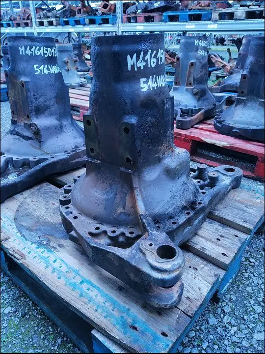 Pièce CARTER DE TROMPETTE NU PONT AR GAUCHE pour FENDT 514 VARIO
